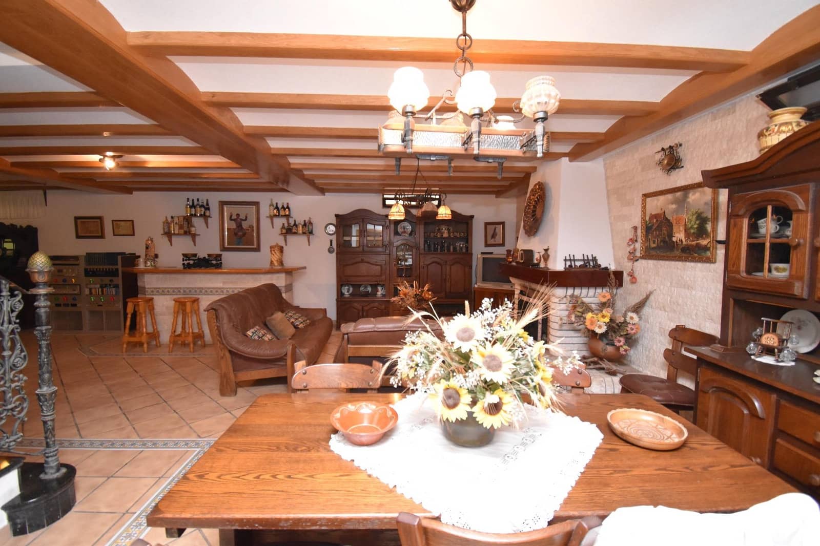 6 soveværelse Villa til salg i Perleta med garage - € 575.000 (Ref: 9269989)