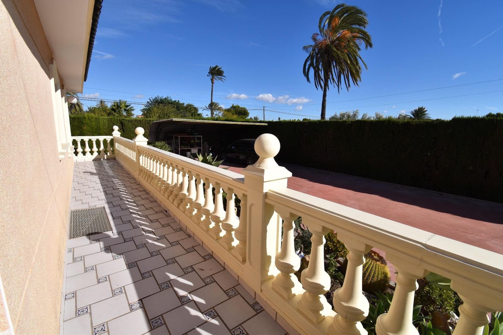 6 soveværelse Villa til salg i Perleta med garage - € 575.000 (Ref: 9269989)