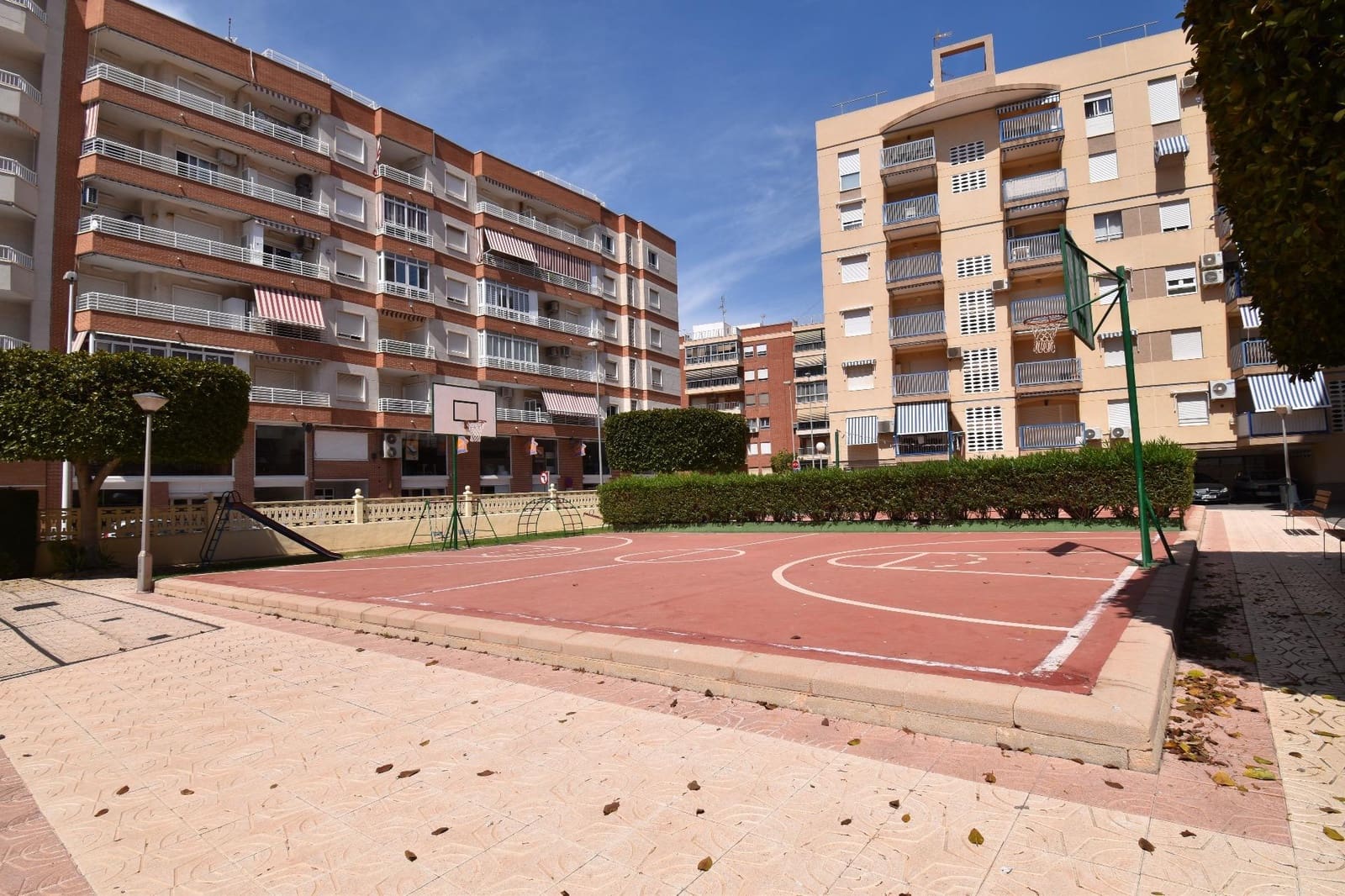 3 quarto Apartamento para venda em Santa Pola com piscina - 230 000 € (Ref: 9276547)