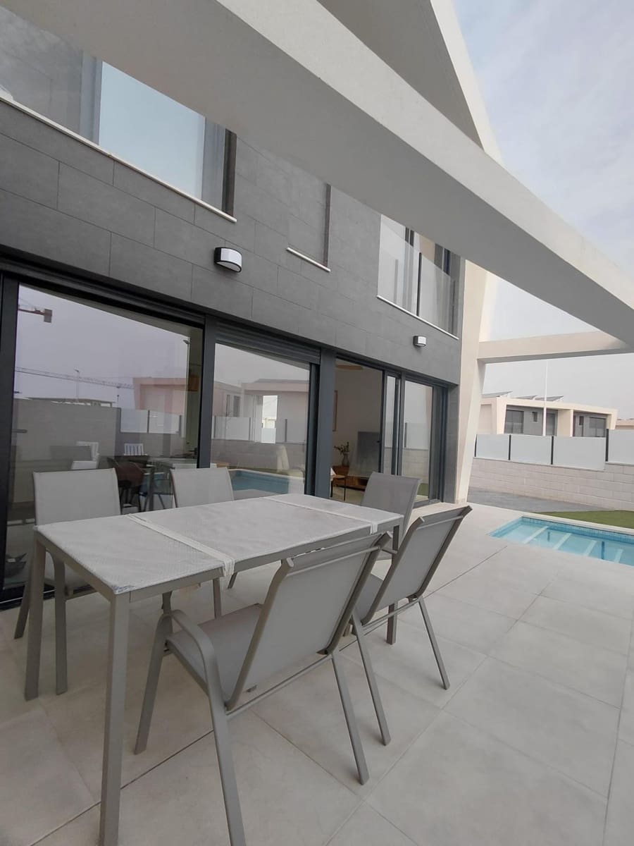 3 soveværelse Villa til salg i Gran Alacant med garage - € 550.000 (Ref: 9294477)