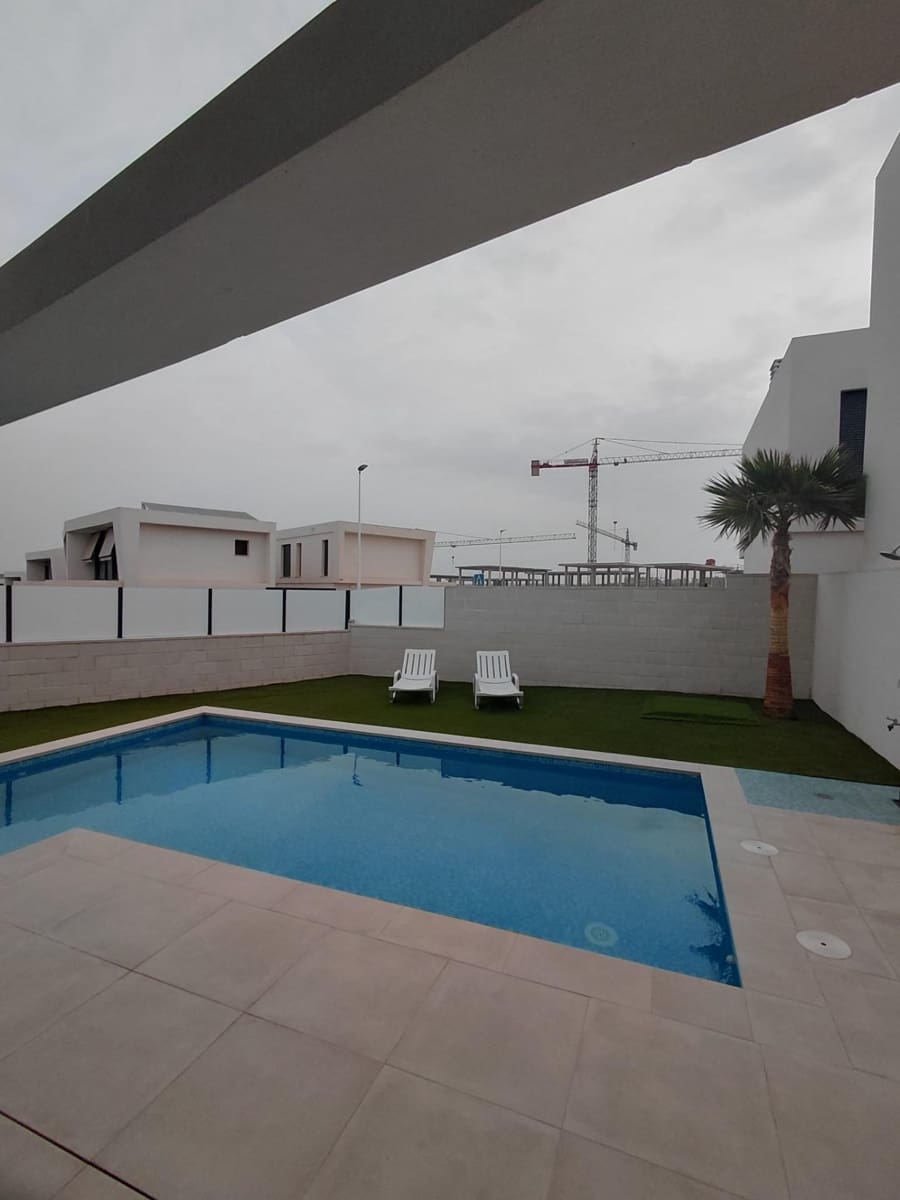 3 soveværelse Villa til salg i Gran Alacant med garage - € 550.000 (Ref: 9294477)