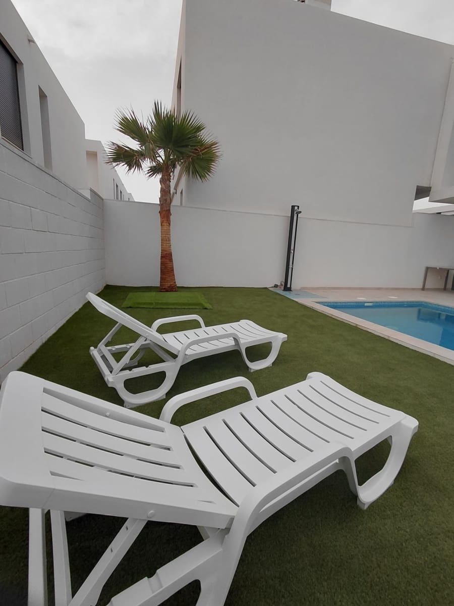 3 soveværelse Villa til salg i Gran Alacant med garage - € 550.000 (Ref: 9294477)