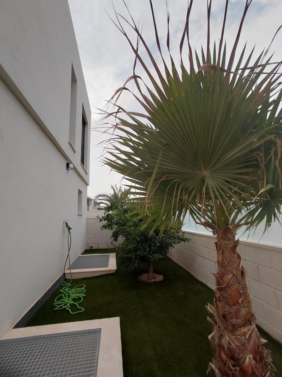 3 soveværelse Villa til salg i Gran Alacant med garage - € 550.000 (Ref: 9294477)