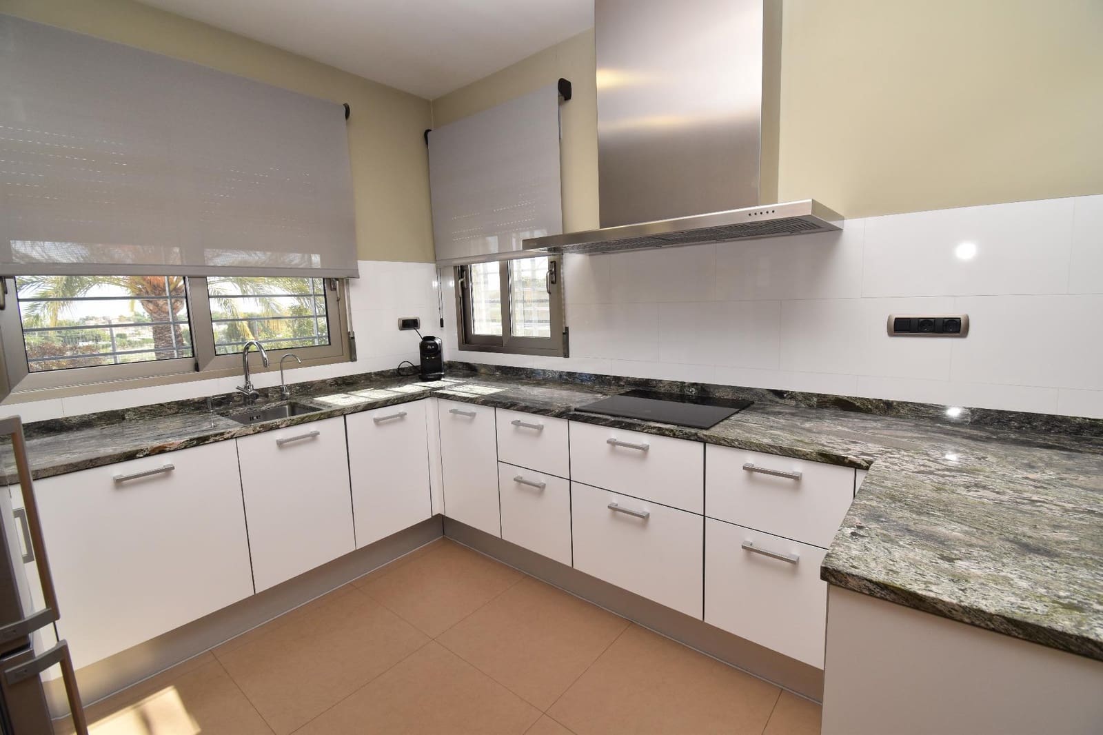 4 sypialnia Willa na sprzedaż w Elche / Elx z basenem garażem - 840 000 € (Ref: 9379309)