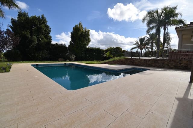 Chalet de 4 habitaciones en Elche / Elx en venta con piscina garaje - 840.000 € (Ref: 9379309)