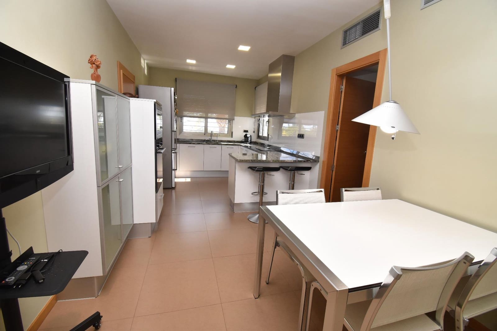 4 sypialnia Willa na sprzedaż w Elche / Elx z basenem garażem - 840 000 € (Ref: 9379309)