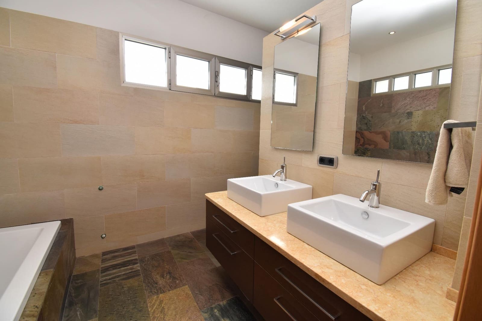 4 sypialnia Willa na sprzedaż w Elche / Elx z basenem garażem - 840 000 € (Ref: 9379309)