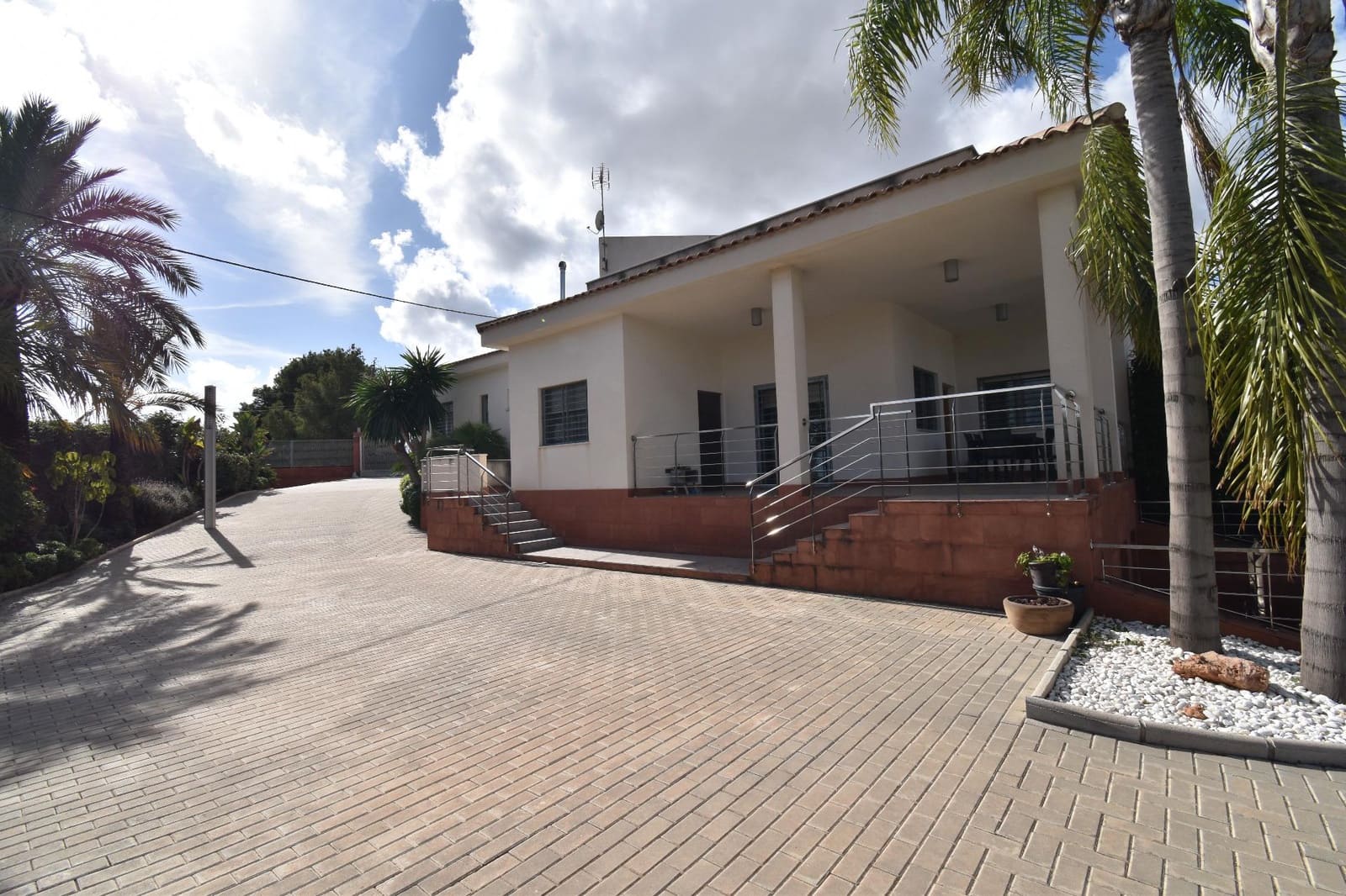 4 sypialnia Willa na sprzedaż w Elche / Elx z basenem garażem - 840 000 € (Ref: 9379309)