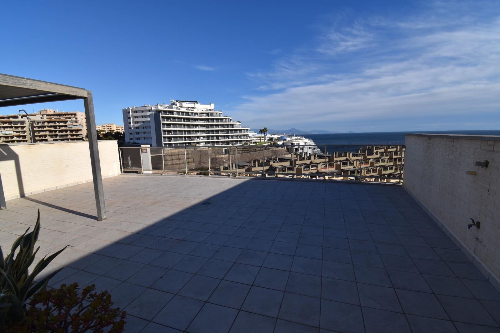 3 quarto Penthouse para venda em Arenales del Sol com piscina - 680 000 € (Ref: 9474345)