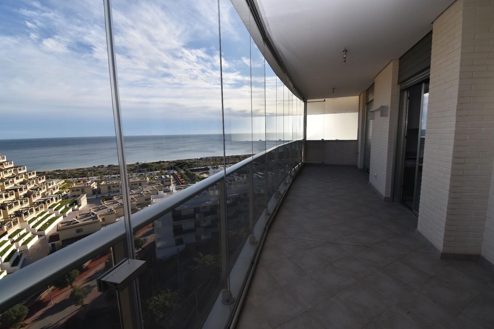 3 quarto Penthouse para venda em Arenales del Sol com piscina - 680 000 € (Ref: 9474345)