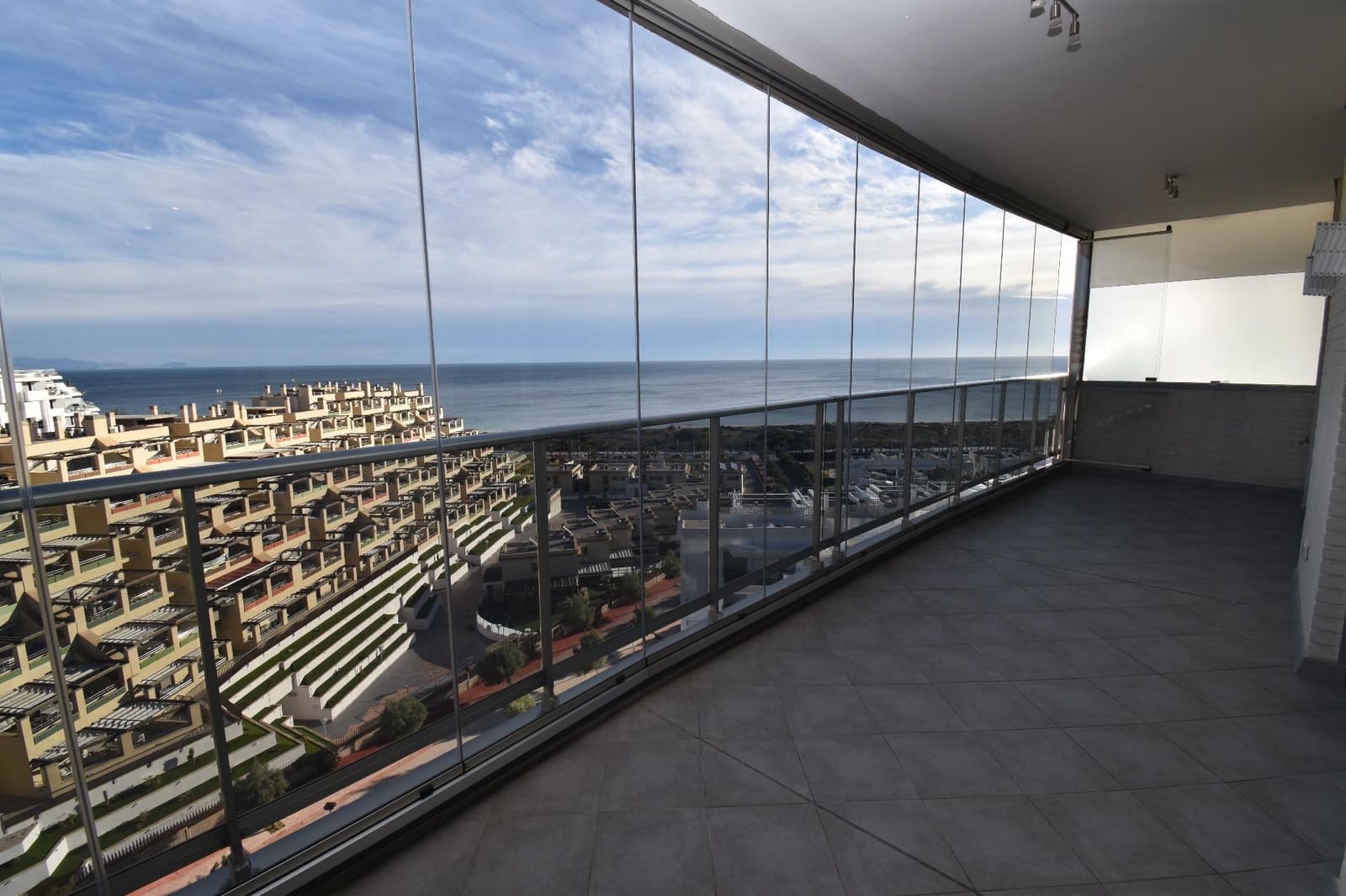 3 quarto Penthouse para venda em Arenales del Sol com piscina - 680 000 € (Ref: 9474345)