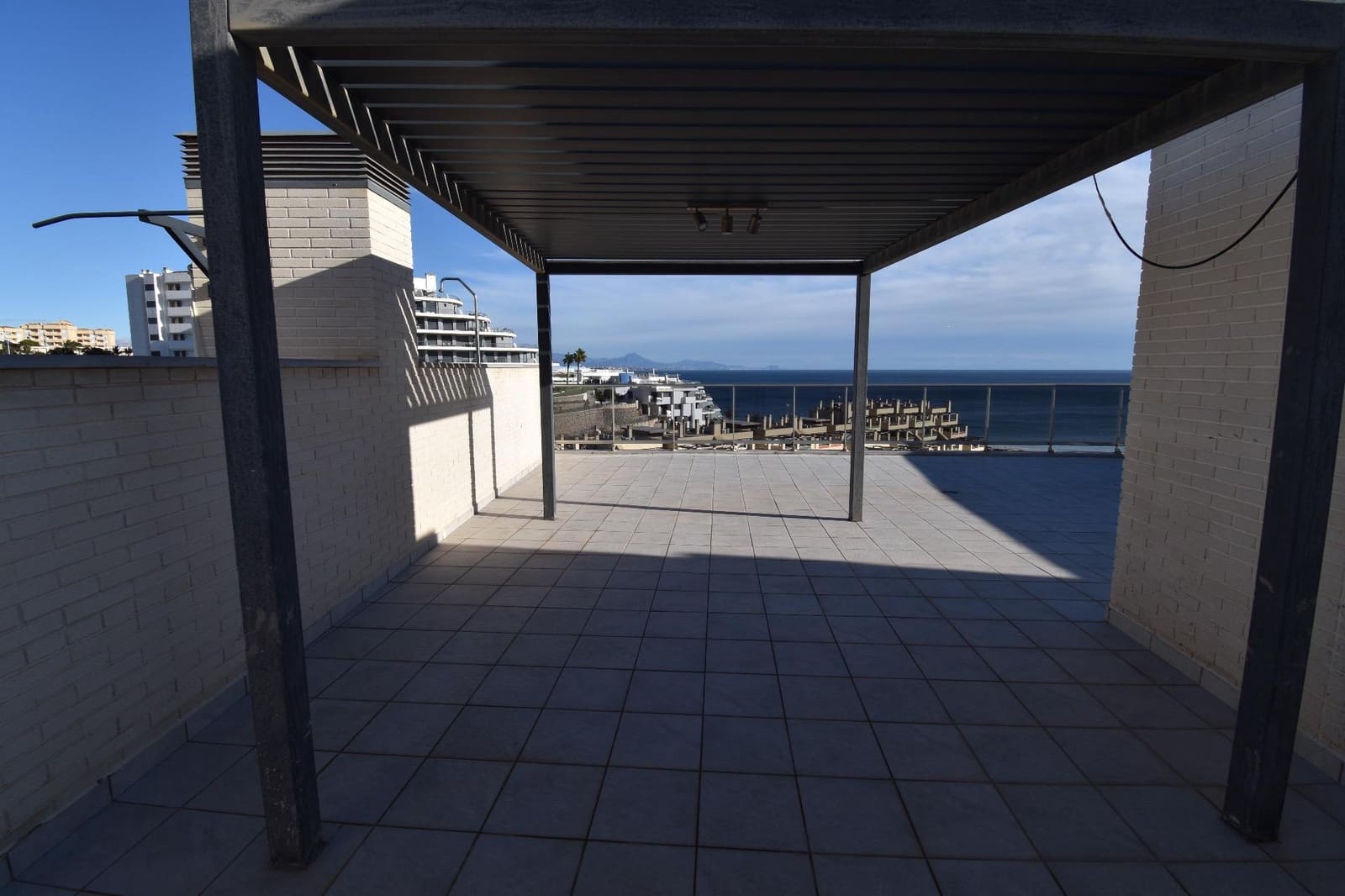 3 quarto Penthouse para venda em Arenales del Sol com piscina - 680 000 € (Ref: 9474345)