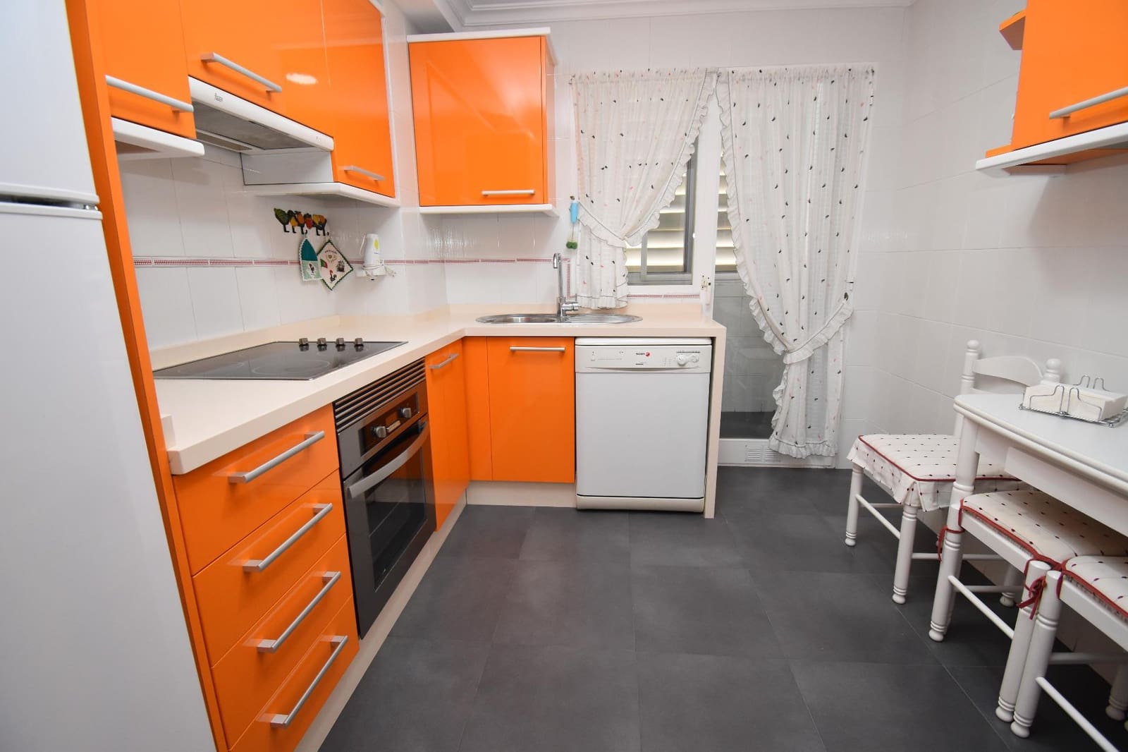 3 bedroom Flat for sale in Santa Pola with garage - € 245,000 (Ref: 9481326)