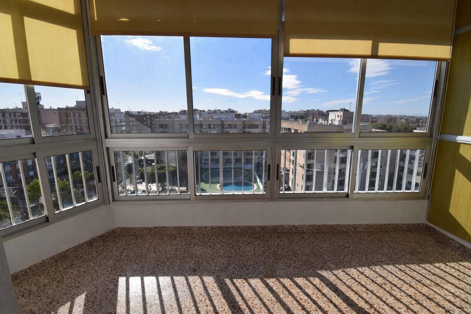 3 bedroom Flat for sale in Santa Pola - € 199,000 (Ref: 9496435)