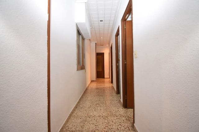 4 slaapkamer Flat te koop in Centro, Elche / Elx - € 165.000 (Ref: 9497584)