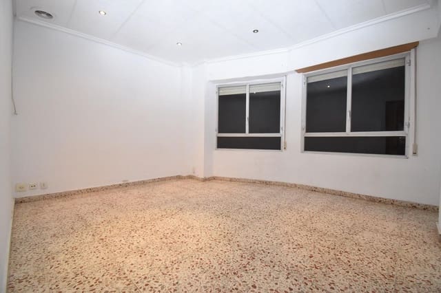 4 slaapkamer Flat te koop in Centro, Elche / Elx - € 165.000 (Ref: 9497584)