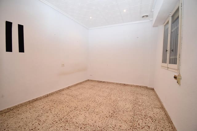 4 slaapkamer Flat te koop in Centro, Elche / Elx - € 165.000 (Ref: 9497584)