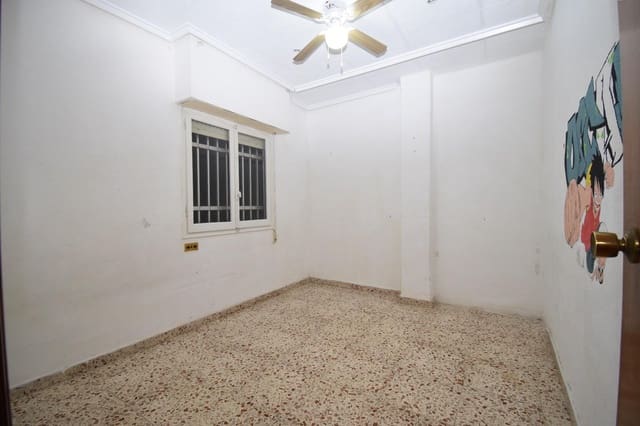 4 slaapkamer Flat te koop in Centro, Elche / Elx - € 165.000 (Ref: 9497584)