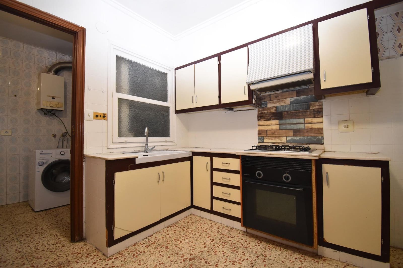 4 bedroom Flat for sale in Elche / Elx - € 165,000 (Ref: 9497584)