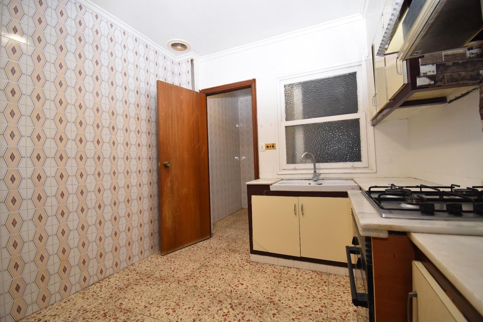 4 bedroom Flat for sale in Elche / Elx - € 165,000 (Ref: 9497584)