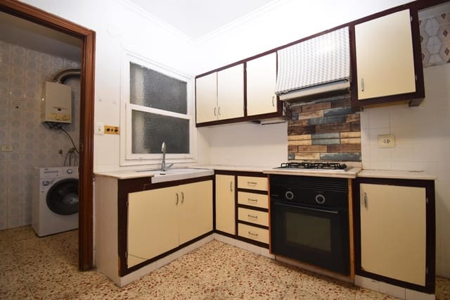 4 slaapkamer Flat te koop in Centro, Elche / Elx - € 165.000 (Ref: 9497584)