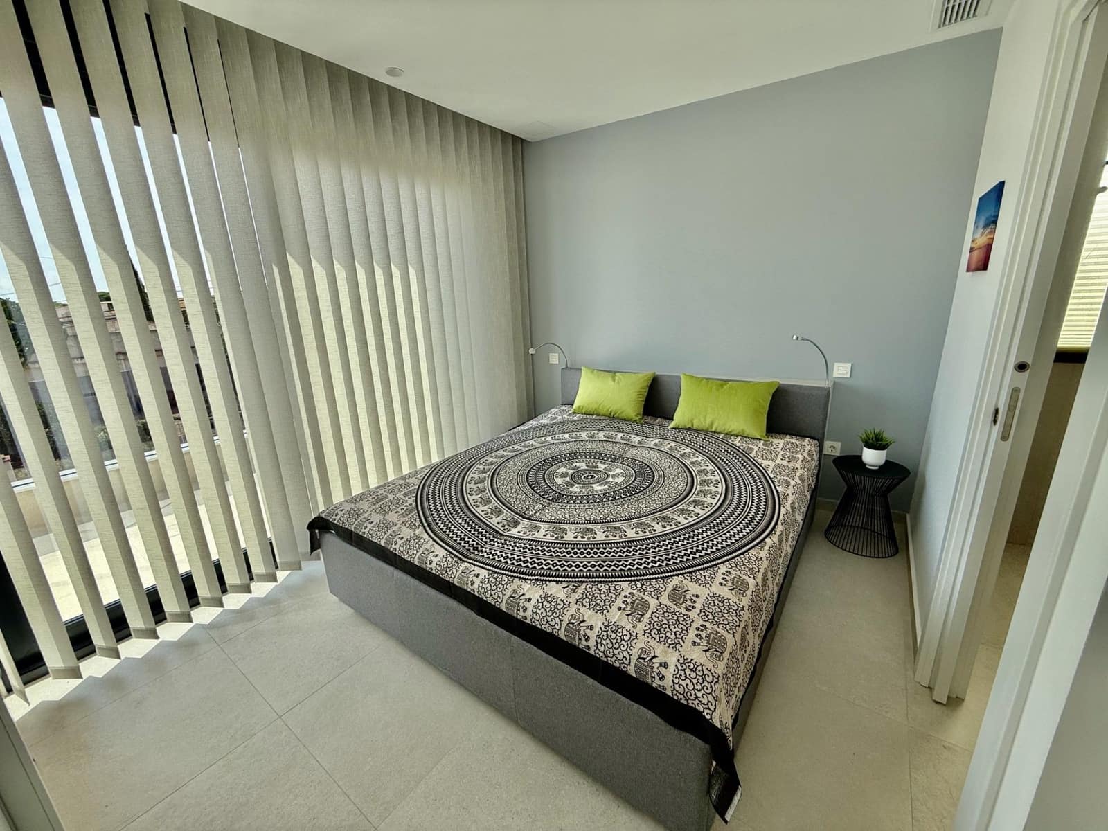 Chalet de 4 habitaciones en Guardamar del Segura en venta con piscina - 660.000 € (Ref: 9504554)