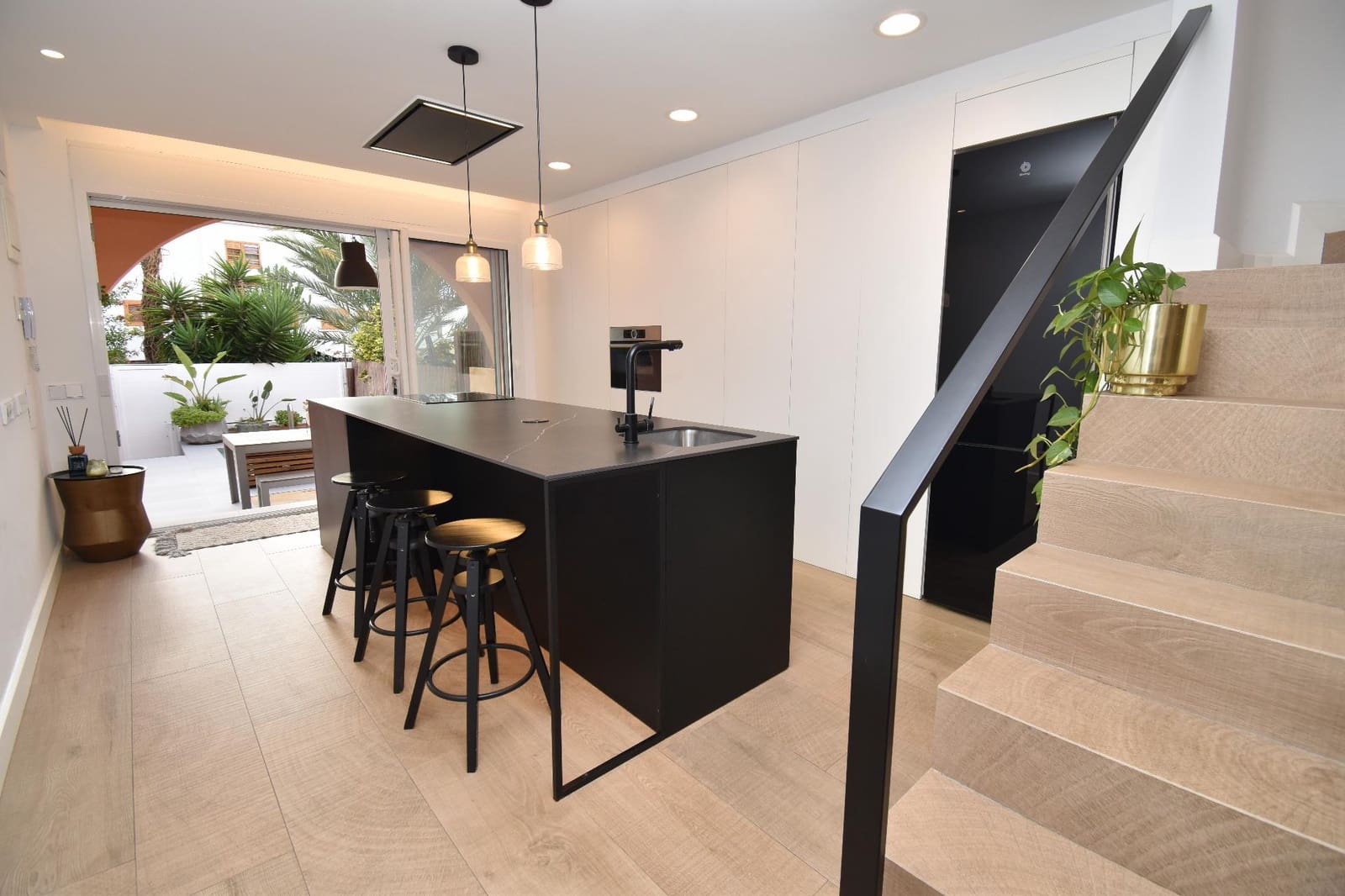 2 bedroom Bungalow for sale in Santa Pola with pool - € 450,000 (Ref: 9504555)