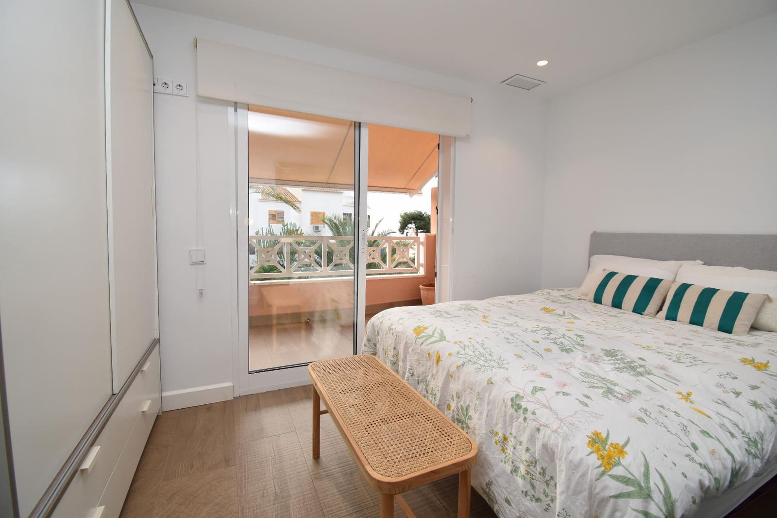 2 bedroom Bungalow for sale in Santa Pola with pool - € 450,000 (Ref: 9504555)