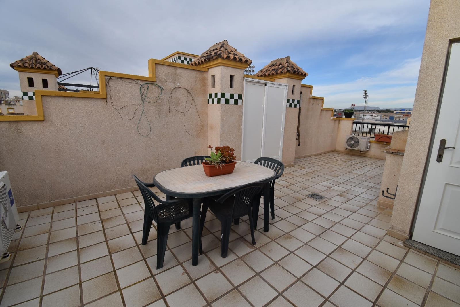 2 soveværelse Bungalow til salg i Santa Pola med swimmingpool - € 189.000 (Ref: 9556083)