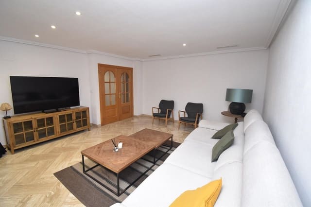 3 sovrum Lägenhet till salu i Centro, Elche / Elx med garage - 350 000 € (Ref: 9586767)