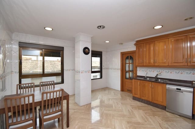 3 sovrum Lägenhet till salu i Centro, Elche / Elx med garage - 350 000 € (Ref: 9586767)