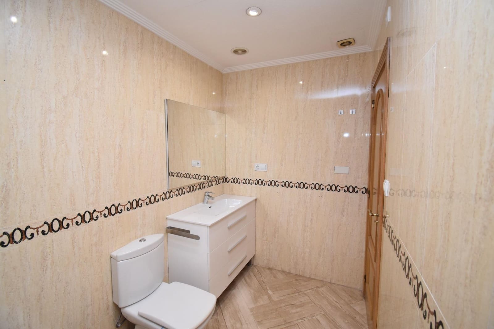 3 sovrum Lägenhet till salu i Elche / Elx med garage - 350 000 € (Ref: 9586767)