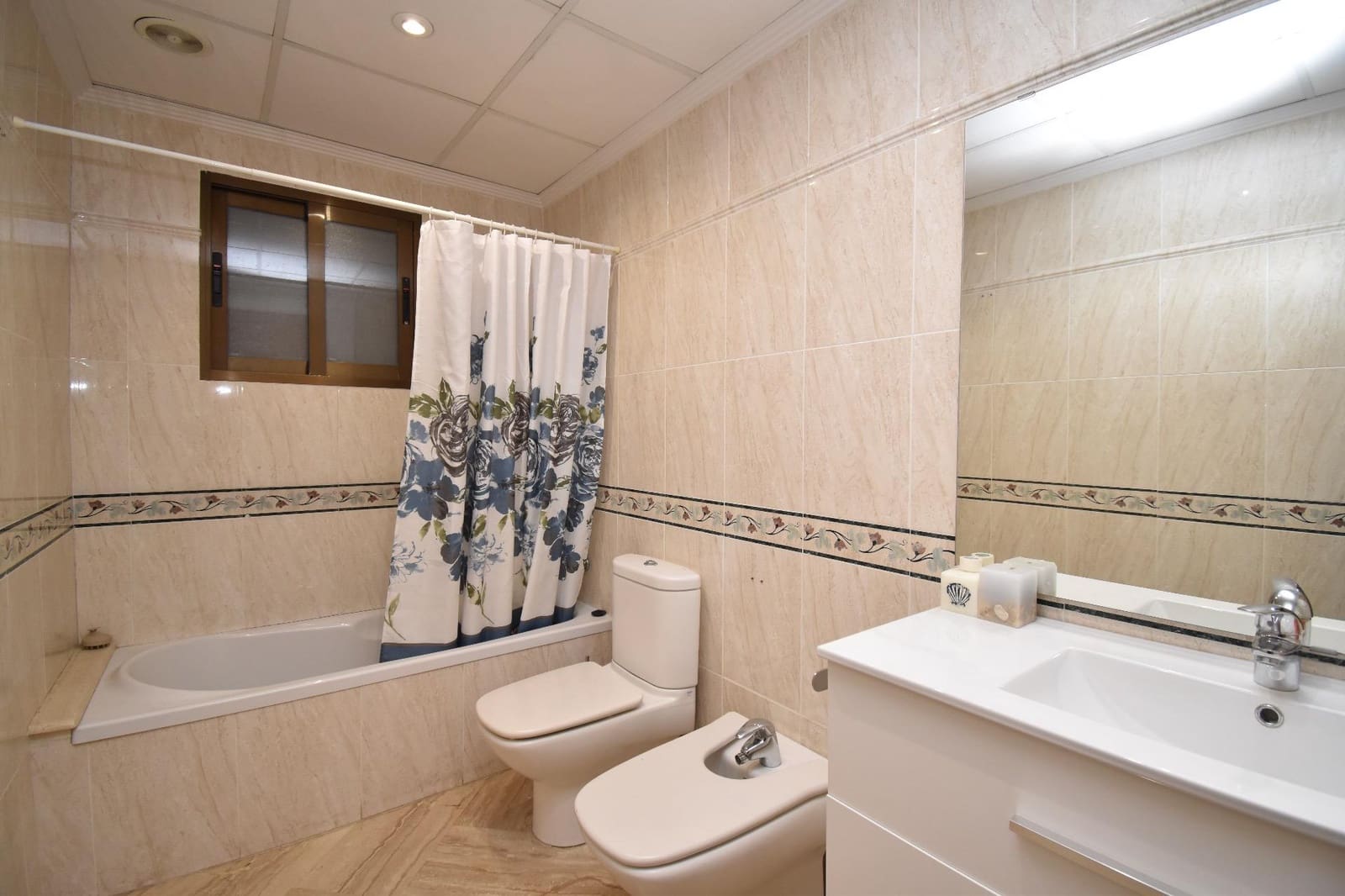 3 sovrum Lägenhet till salu i Elche / Elx med garage - 350 000 € (Ref: 9586767)