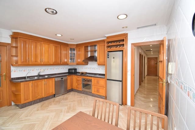 3 sovrum Lägenhet till salu i Centro, Elche / Elx med garage - 350 000 € (Ref: 9586767)