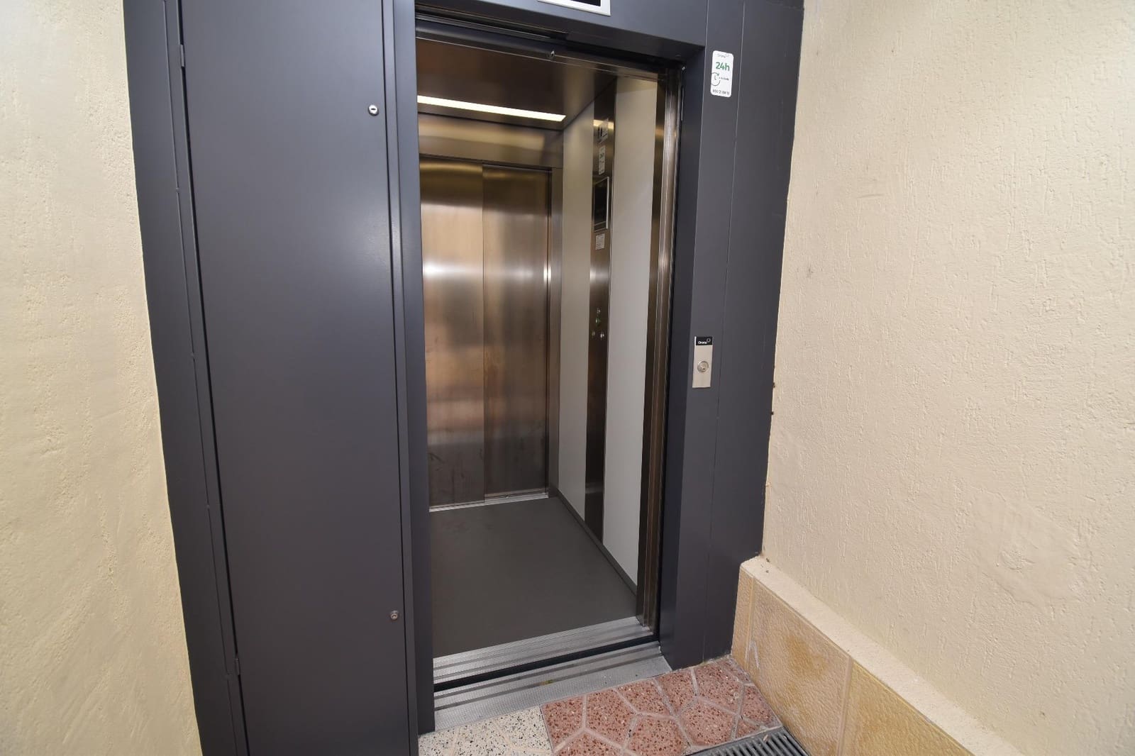 Garage zu verkaufen in Santa Pola - 25.000 € (Ref: 9605247)