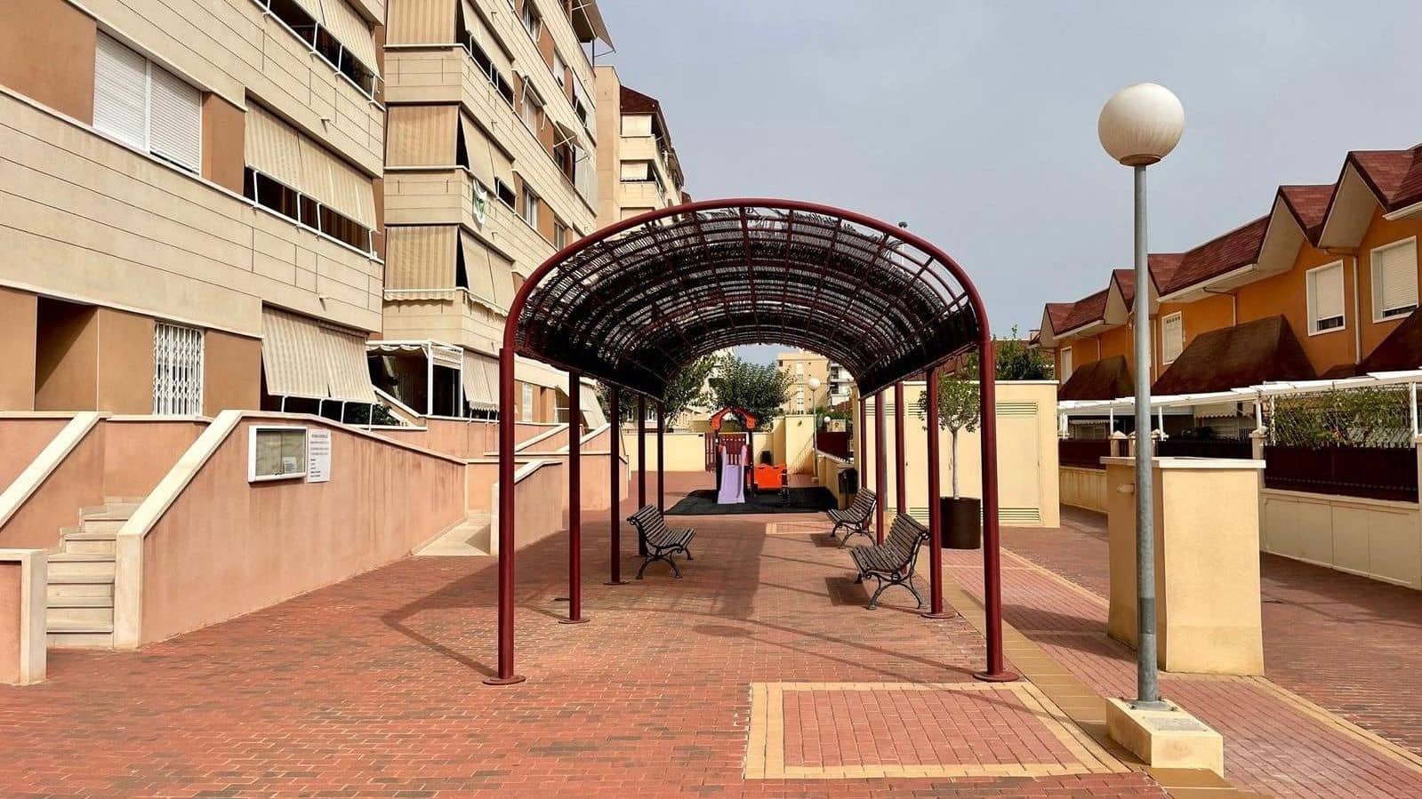 4 soveværelse Bungalow til salg i Elche / Elx med swimmingpool - € 495.000 (Ref: 9611459)