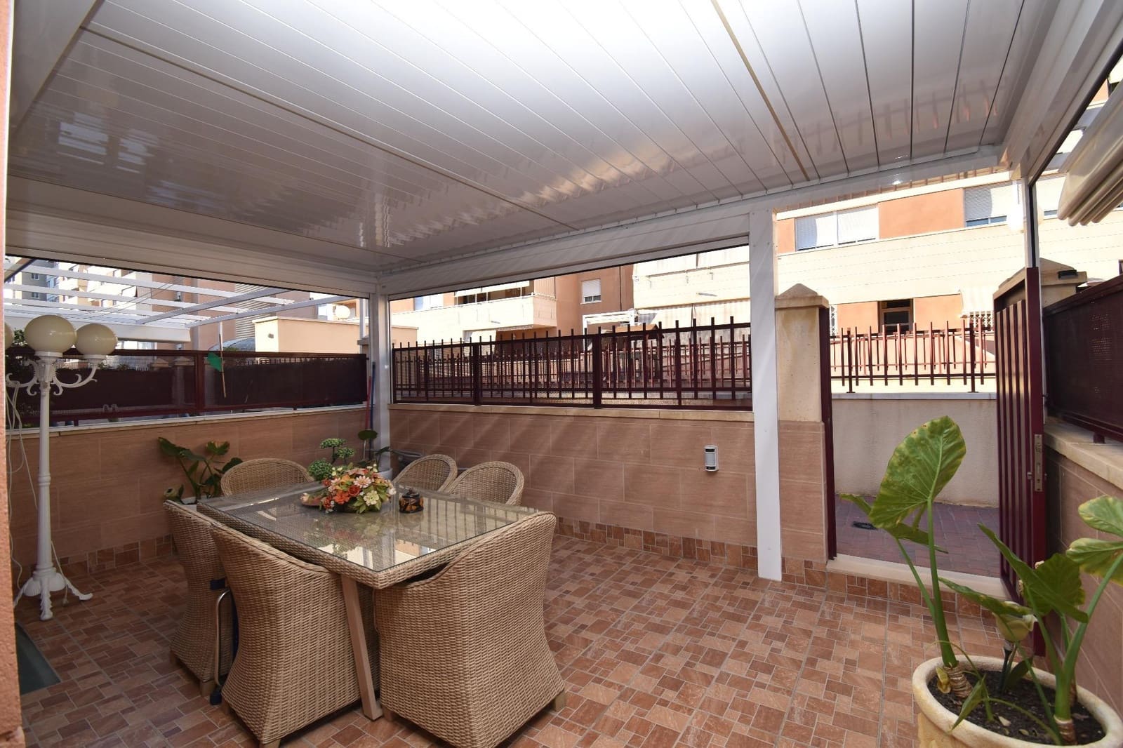 4 soveværelse Bungalow til salg i Elche / Elx med swimmingpool - € 495.000 (Ref: 9611459)