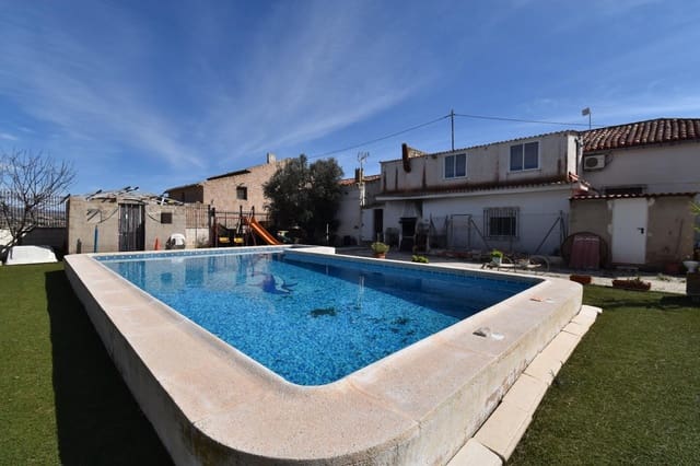 3 soverom Finca/Herregård til salgs i La Romana med svømmebasseng - € 210 000 (Ref: 9616106)