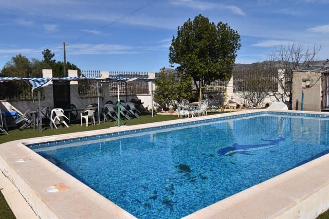 3 soverom Finca/Herregård til salgs i La Romana med svømmebasseng - € 210 000 (Ref: 9616106)