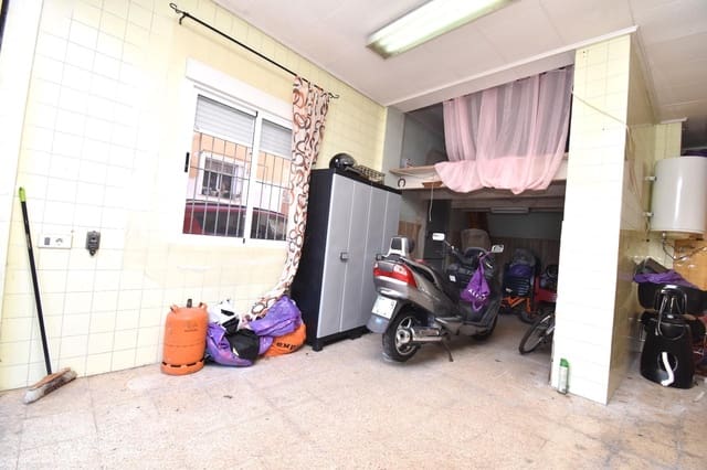 Garage for sale in Playa Levante, Santa Pola - € 85,000 (Ref: 9625934)