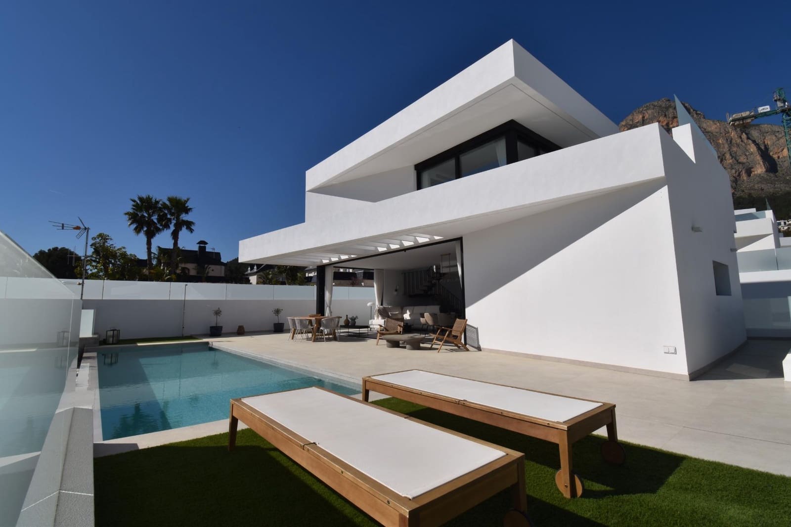 4 slaapkamer Villa te koop in Polop met zwembad garage - € 745.000 (Ref: 9634551)