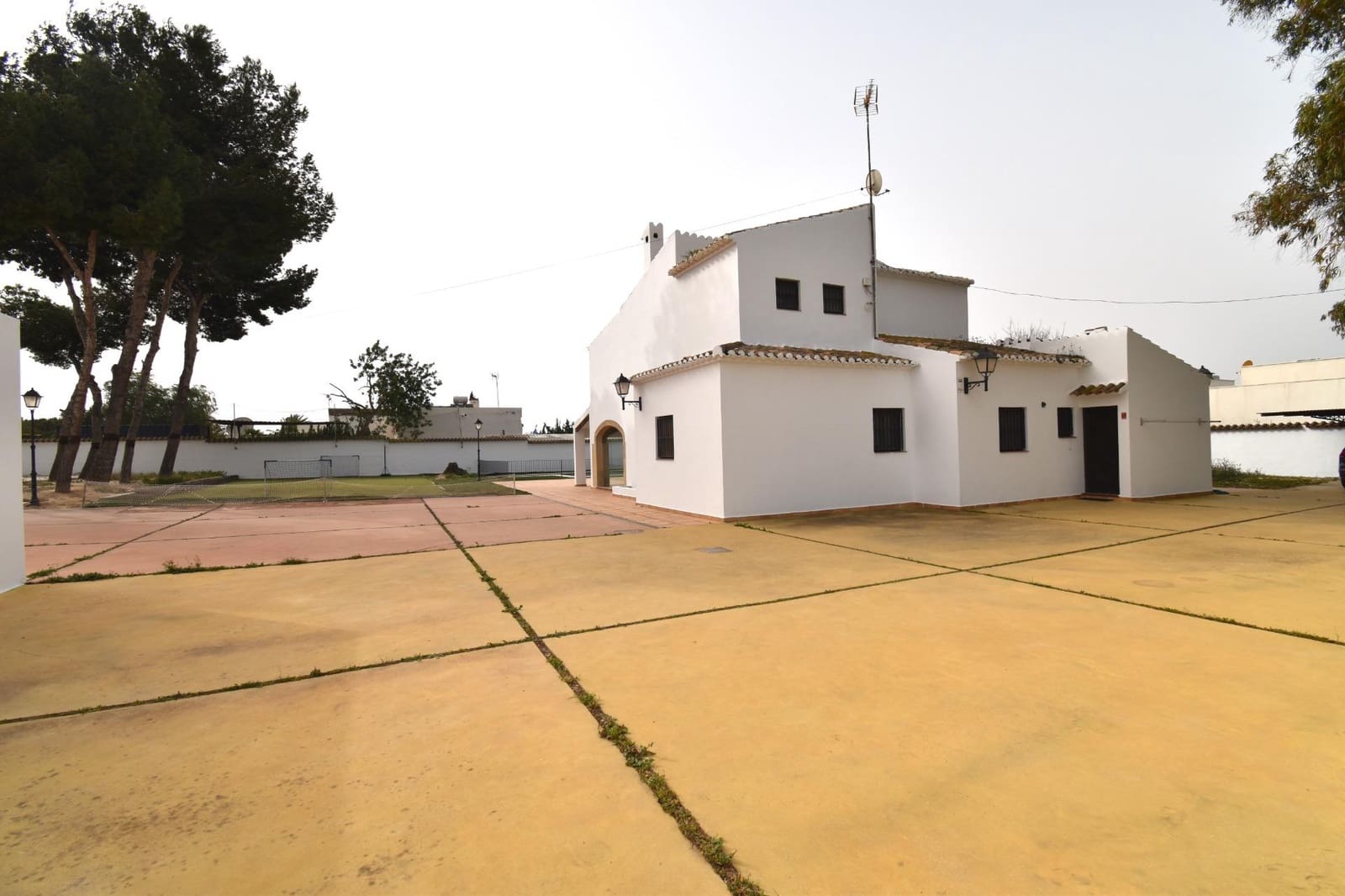 4 soveværelse Villa til salg i Santa Pola med swimmingpool garage - € 890.000 (Ref: 9652257)