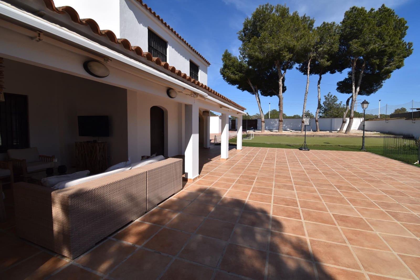 4 soveværelse Villa til salg i Santa Pola med swimmingpool garage - € 890.000 (Ref: 9652257)