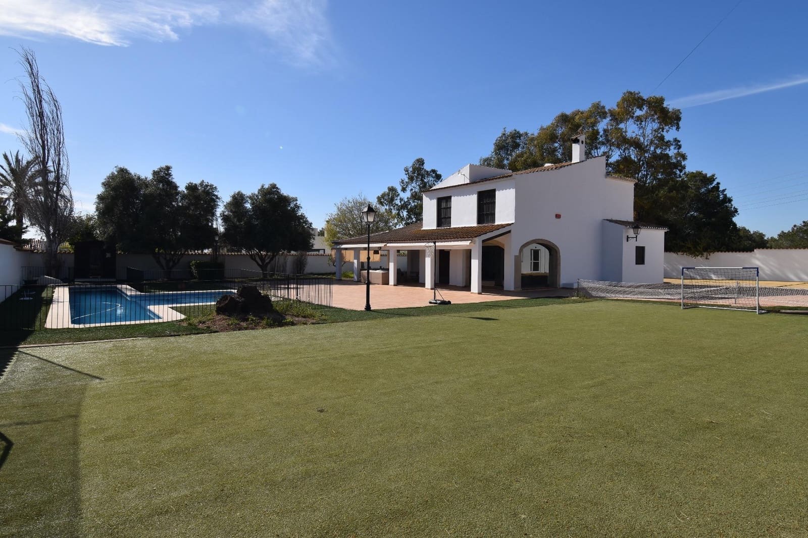 4 soveværelse Villa til salg i Santa Pola med swimmingpool garage - € 890.000 (Ref: 9652257)