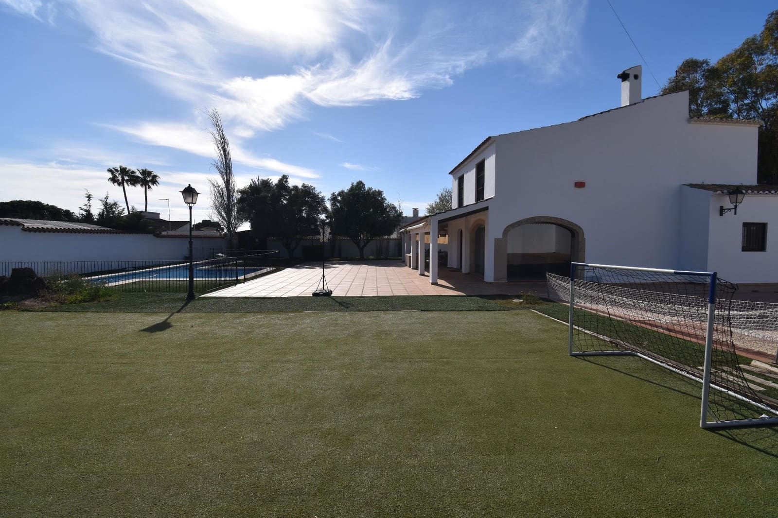 4 bedroom Villa for sale in Santa Pola with pool garage - € 849,000 (Ref: 9652257)