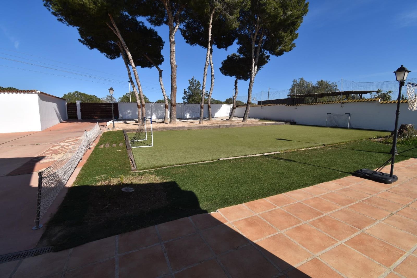 4 bedroom Villa for sale in Santa Pola with pool garage - € 849,000 (Ref: 9652257)