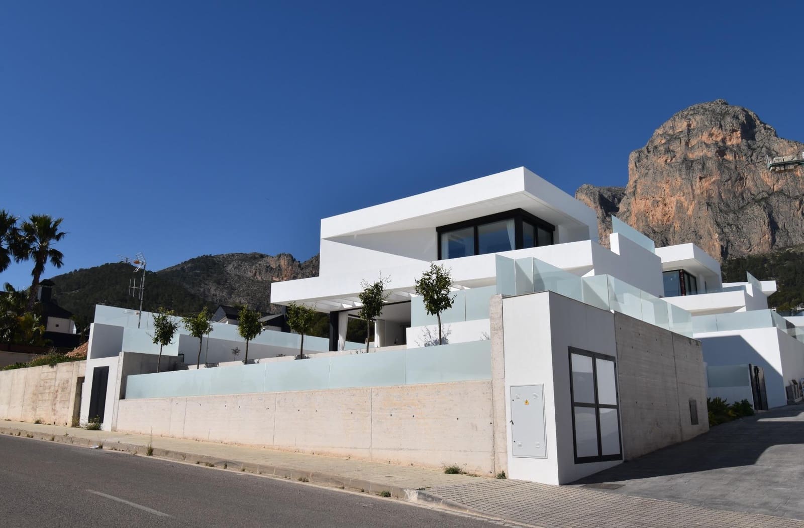 4 soveværelse Villa til salg i Polop med swimmingpool - € 730.000 (Ref: 9656303)