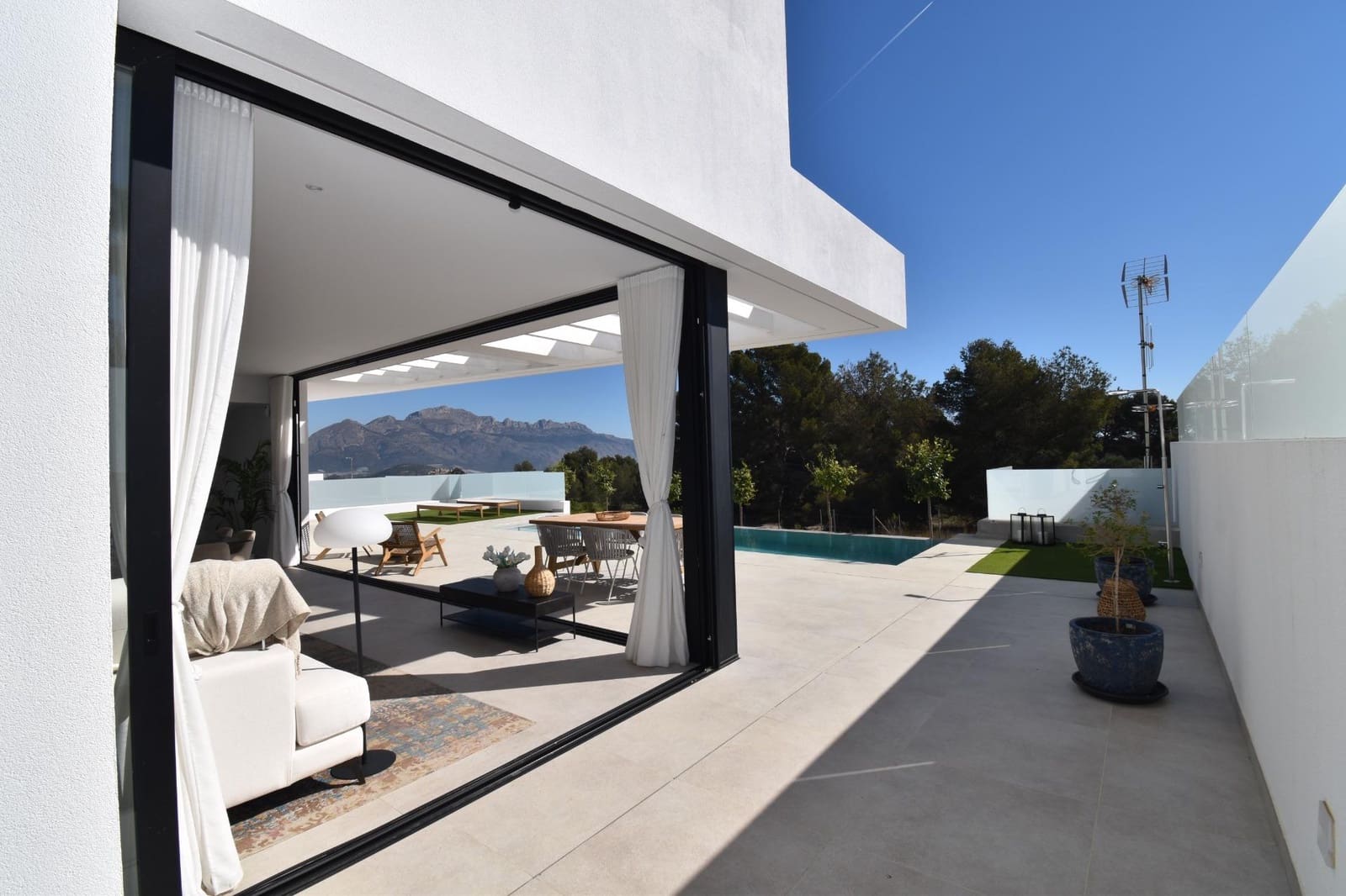 4 soveværelse Villa til salg i Polop med swimmingpool - € 730.000 (Ref: 9656303)