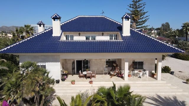 7 Zimmer Villa zu verkaufen in Matola, Elche / Elx mit Pool - 740.000 € (Ref: 9677665)