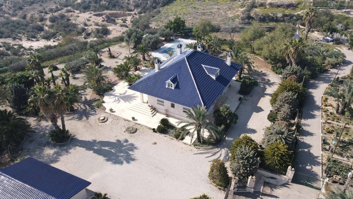 7 Zimmer Villa zu verkaufen in Matola mit Pool - 740.000 € (Ref: 9677665)